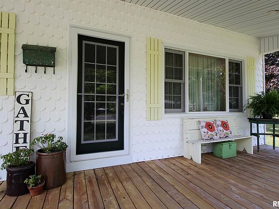 5th image of 307 E 10th St