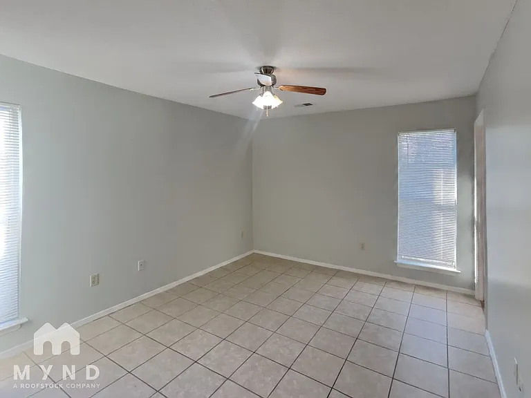 3405 Laurelwood St — Photo 15