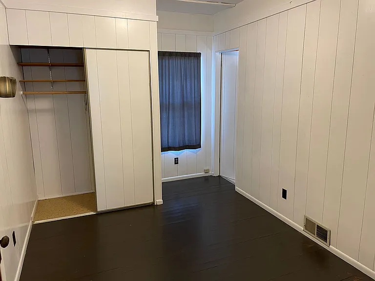 Move-In Special! Roomy 2 Bedroom Apartment On The Growing Nw Side! An Availability That Won't Last! — Photo 5