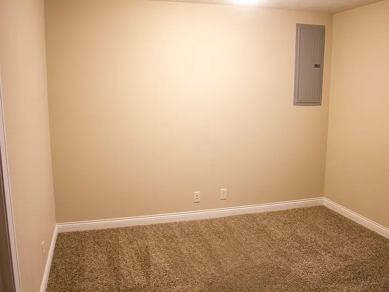 5309 N 10th Ct — Photo 13
