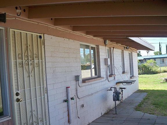 3rd image of 906 W Webb Dr