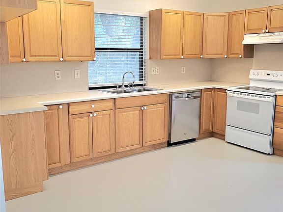 4th image of 1052 Hidden Hills Dr