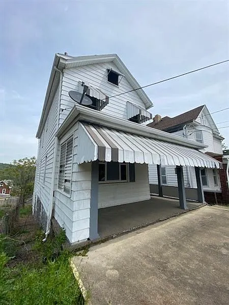 1231 McMahon Ave photo 1