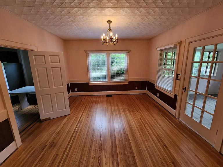 4300 Lonsdale Dr — Photo 15