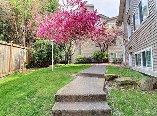 9826 NE 122nd St APT T102, Kirkland, WA 98034