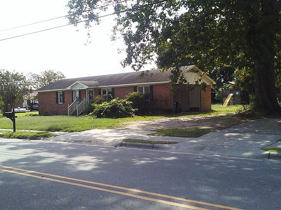 3rd image of 168 Main St