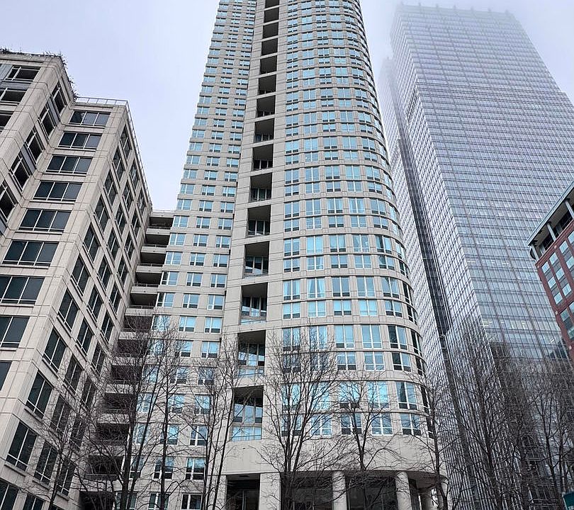 1st image of 345 N La Salle Dr APT 801