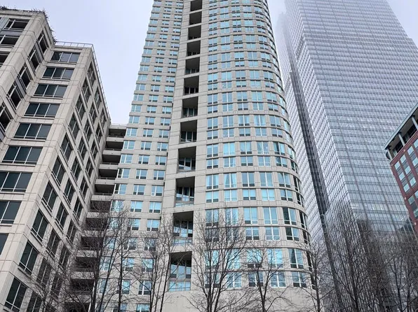 345 N La Salle Dr, Chicago, IL