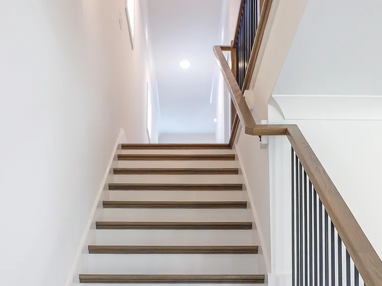 2818 Valley Rd — Photo 11