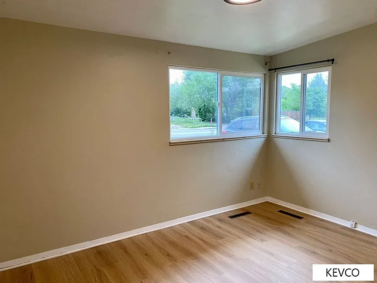 711 W Prospect Rd — Photo 13