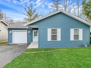 11 Highview Ave, Fox Lake, IL 60020