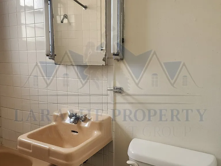 1010 Grand Ave #2 — Photo 6