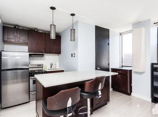 3110 N Sheridan Rd, Chicago, IL 60657