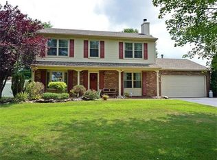 14 Belle Terre Dr, Manalapan, NJ