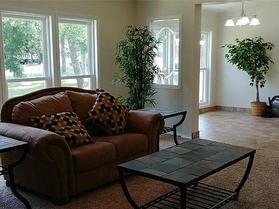 3rd image of 15405 Perry Rd