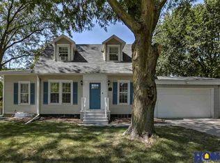 2045 E Manor Dr, Lincoln, NE 68506