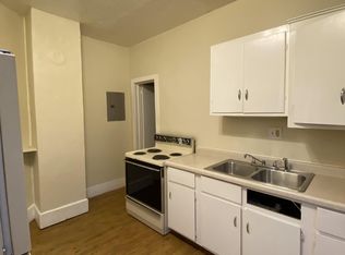 409 3rd St APT D, Algoma, WI 54201