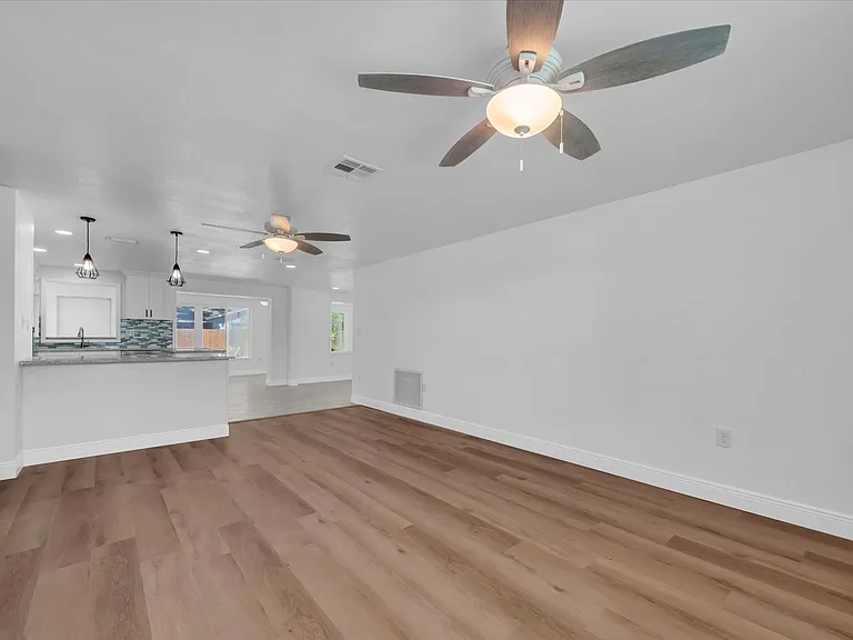 5600 Bayou Grande Blvd NE — Photo 6
