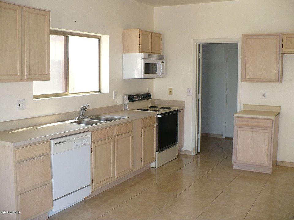2nd image of 10518 W Country Club Trl