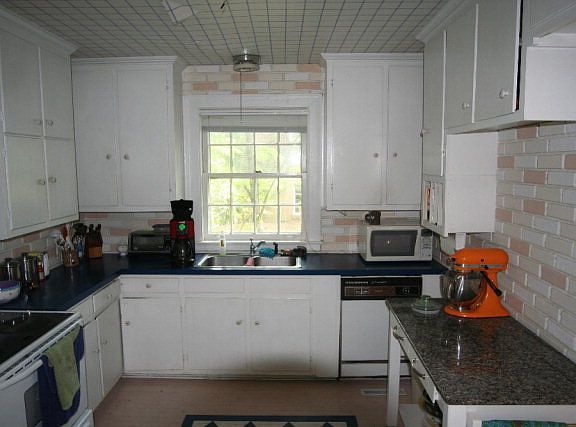 2nd image of 911 Jefferson Cir
