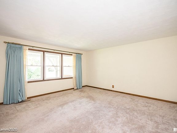3rd image of 432 S Montana Ave