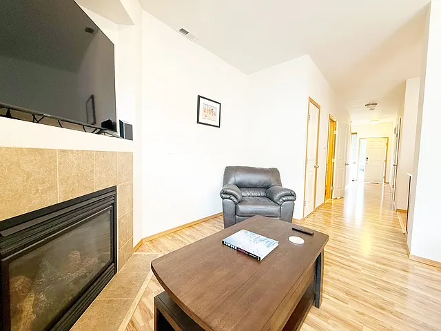 317 NE Miramar Cir #1 — Photo 14