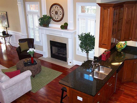 5th image of 8010 Parker Pl