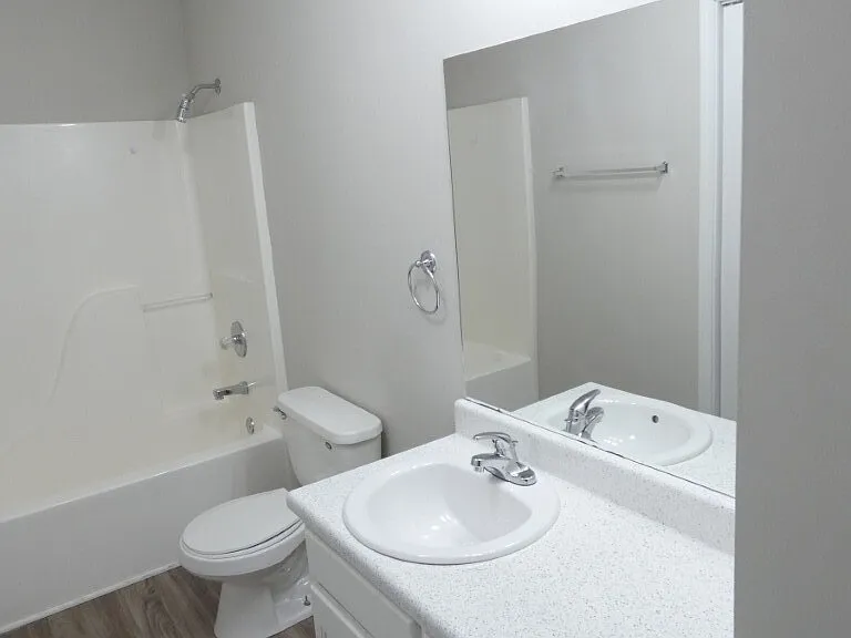 1210 Hamilton Dr — Photo 12