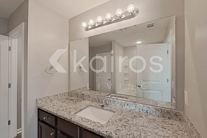 102 Saint Matthew Way — Photo 20