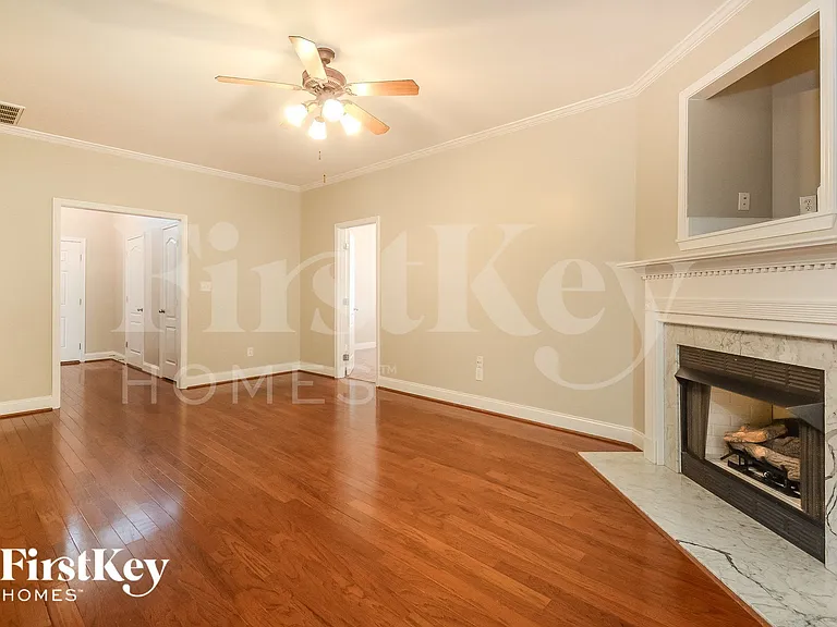 4345 Canterbury St — Photo 4