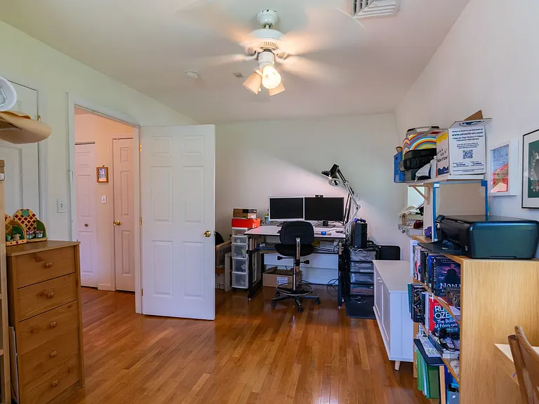 4813 Walton Ave — Photo 2