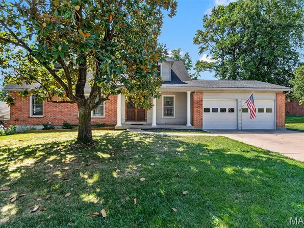 804 Dutch Mill Dr, Ballwin, MO 63011
