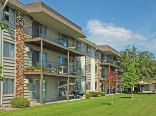 900 County Road D W, New Brighton, MN 55112
