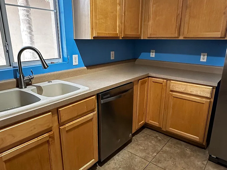 619 E Colt Ct — Photo 7