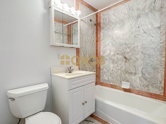 5th image of 539 E 6th St APT 5D