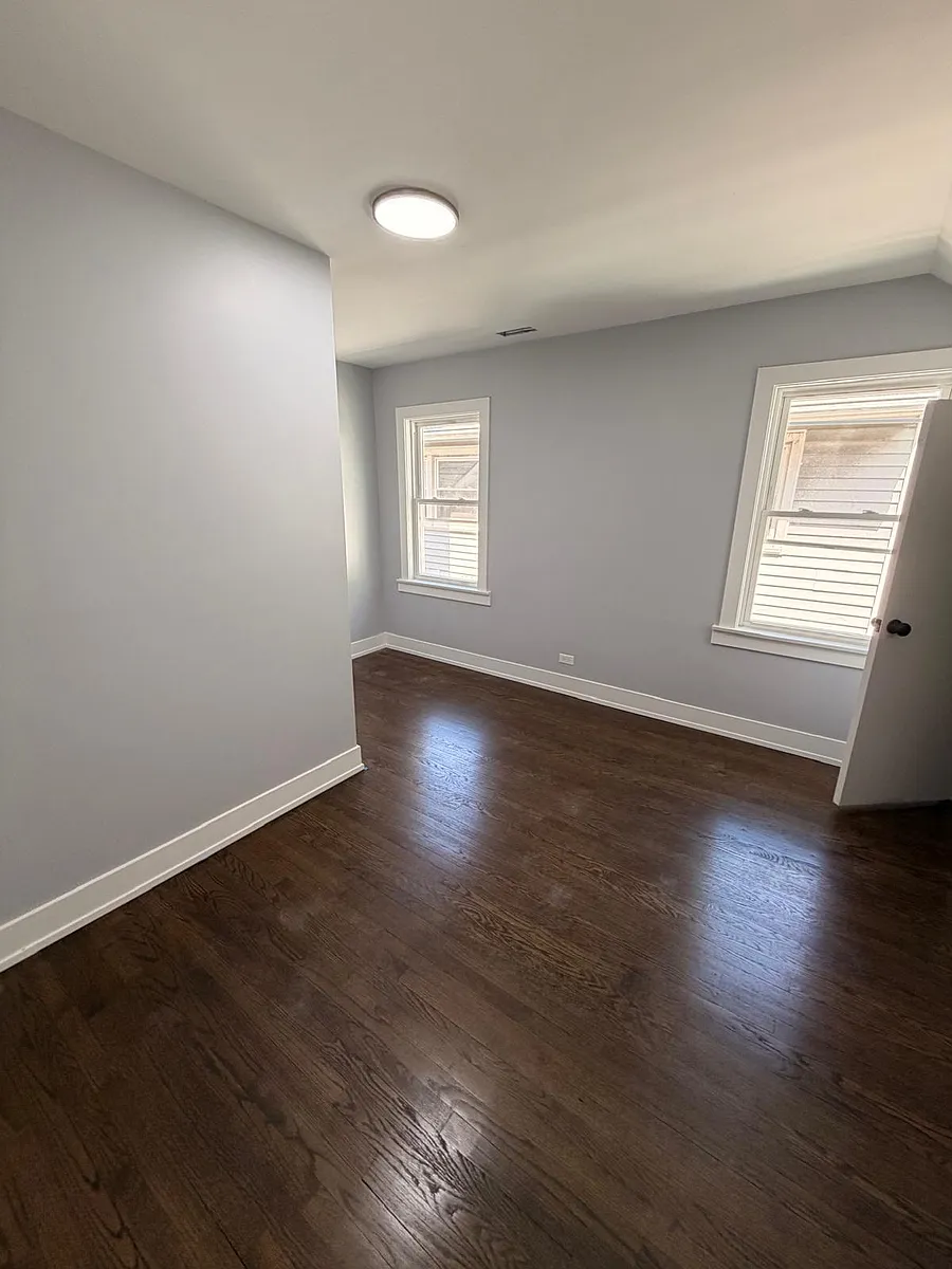 Building Photo - 10518 S Avenue G #2