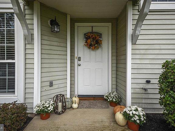 3rd image of 17 Parkview Way