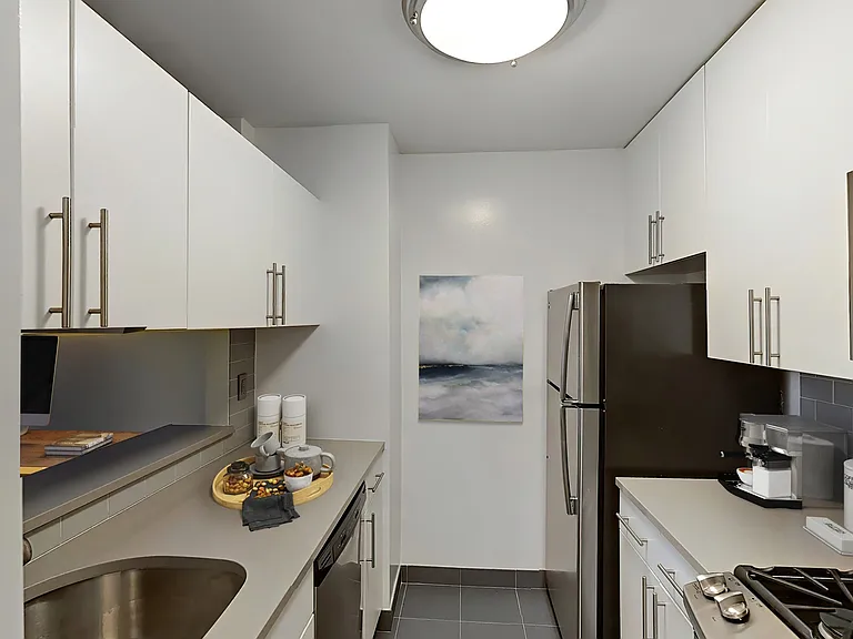 260 W 52nd St #15J — Photo 1