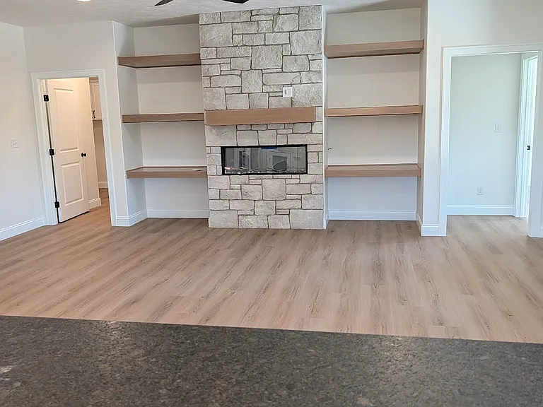 3202 Greenbriar Dr — Photo 4