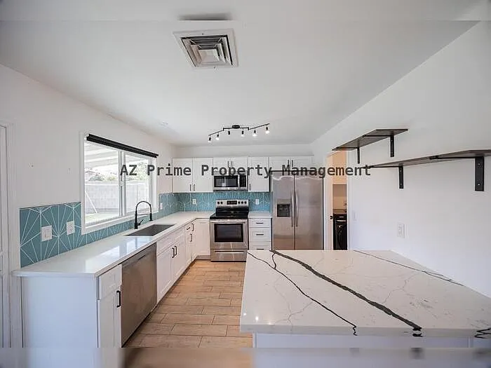 2519 W Vineyard Rd — Photo 10