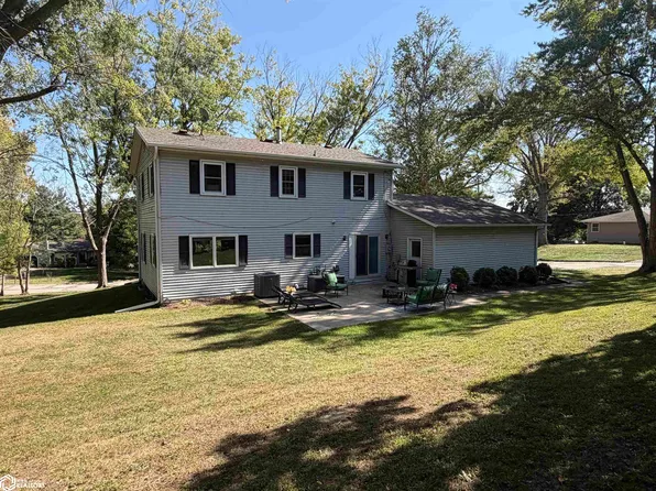 1203 Glenview Cir, Fairfield, IA 52556