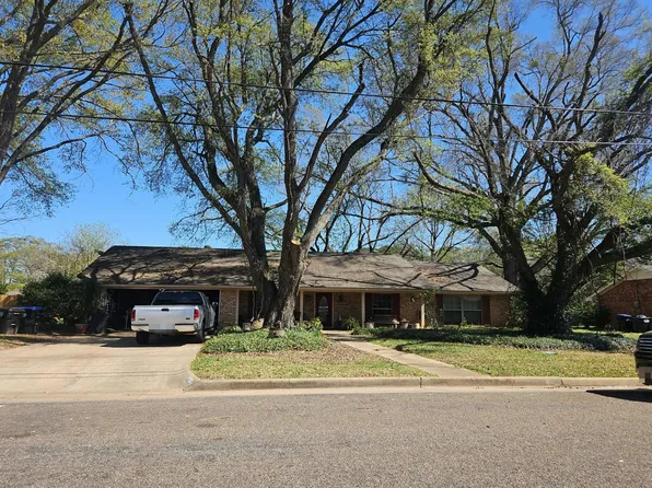 1822 Beth Dr, Longview, TX 75605