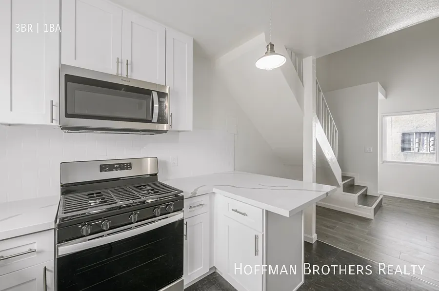 3 bed, $2,849 — Photo 3