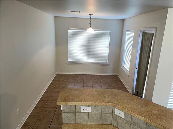4th image of 538 Moore Blvd