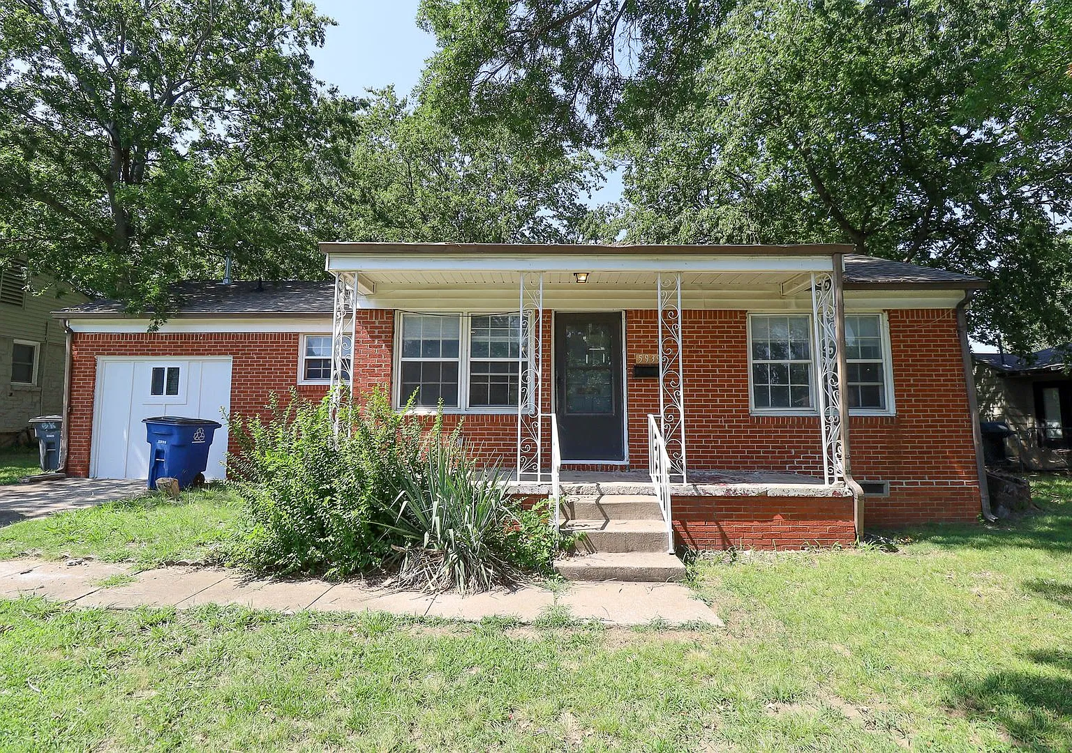 Remodeled Tulsa Gem! Near TU and Route 66! Available for immediate move in! — Photo 1