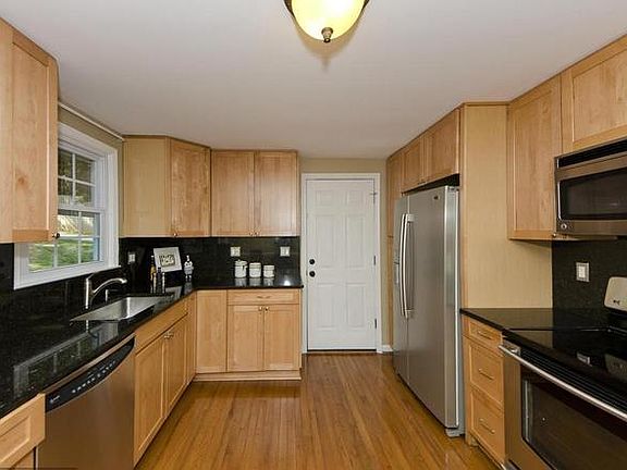 2nd image of 5122 Bradfield Ct