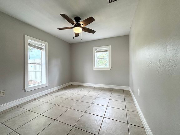 4th image of 448 Ellis St