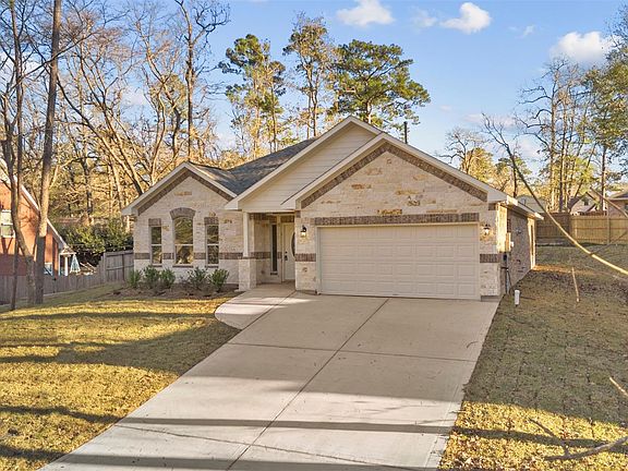 3rd image of 512 Sandy Oaks Dr