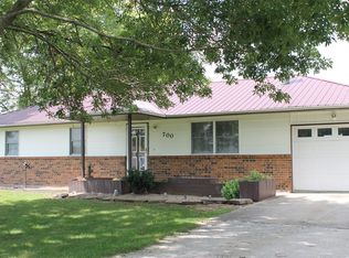 700 Meadow Ln, Nevada, MO 64772