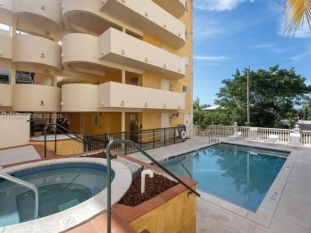 8888 Collins Ave #115 — Photo 18